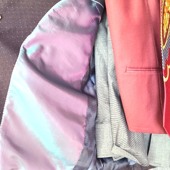 2 and 3 piece suits complete with shirts, ties, and pocket squares most with tag - Picture 1 of 17